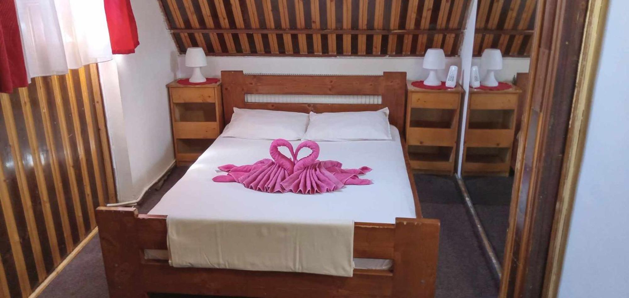 Hostel Intim 95 Ron Birlad Экстерьер фото